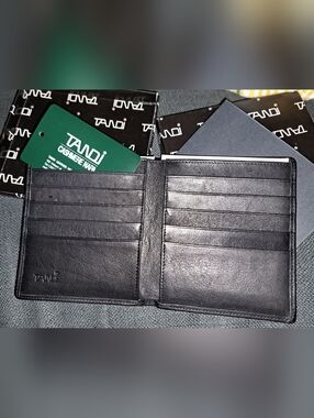 Brand New X Large Black Leather Hipster Bifold Wallet